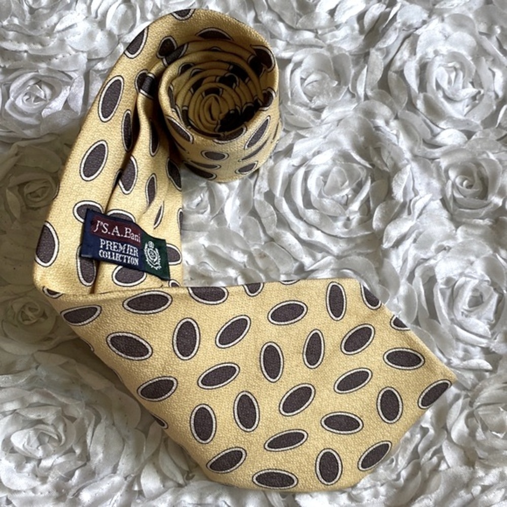 New Jos. A. Bank mens silk polka dot tie
